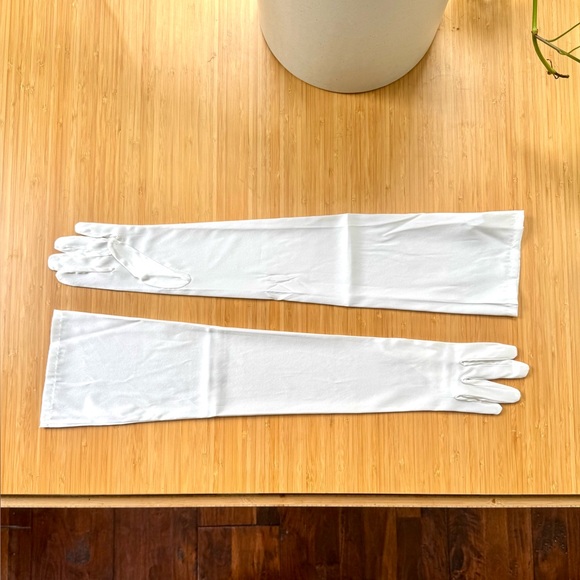 23” Long Opera Length Real Silk White Gloves - Picture 5 of 5